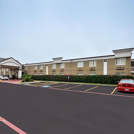 Super 8 By Wyndham Grand Prairie North Motel Kültér fotó