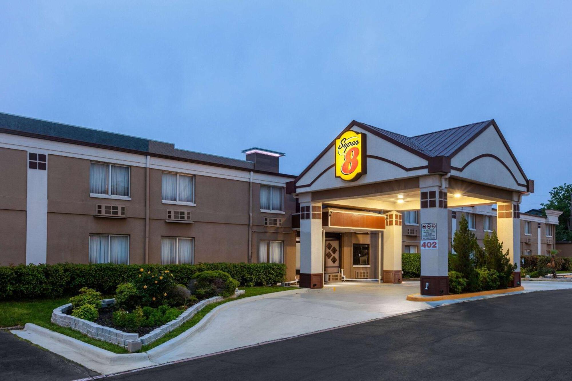 Super 8 By Wyndham Grand Prairie North Motel Kültér fotó